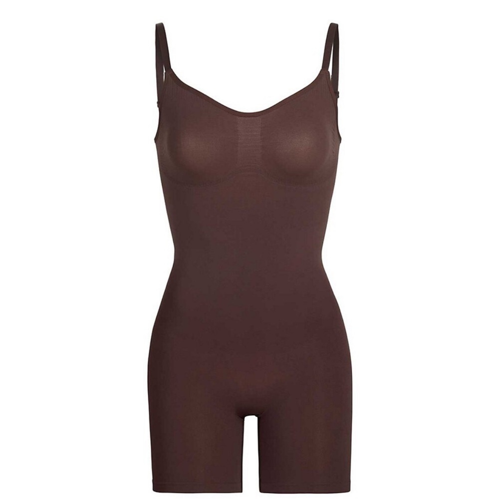 NWOT Skims Large / X Large bodysuit mid thigh shaper in cocoa